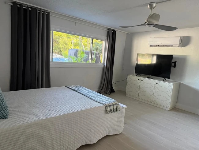 Building Photo - 14 Sunset Rd