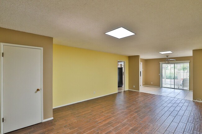 Foto del edificio - 2915 S Country Club Way