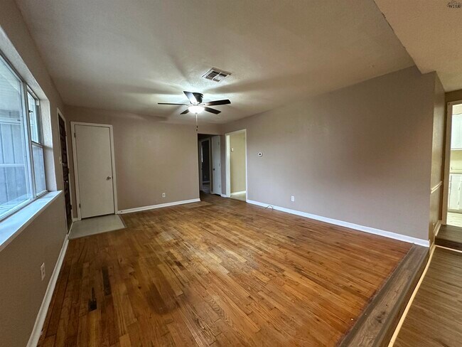 Foto del edificio - 4408 Cunningham Dr