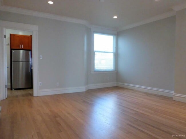 Building Photo - 2411 Webster St
