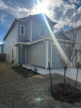 Building Photo - 12140 Thoroughbred Dr