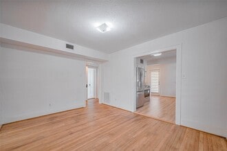 Building Photo - 1614 Ridgewood St