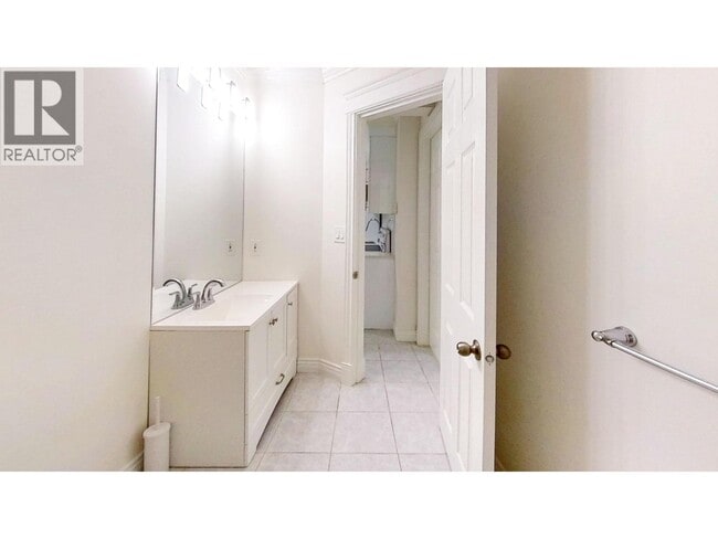 Photo du bâtiment - 3095 E 45th Ave