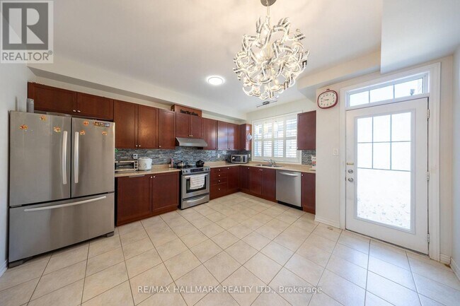 Building Photo - 322 Delray Dr