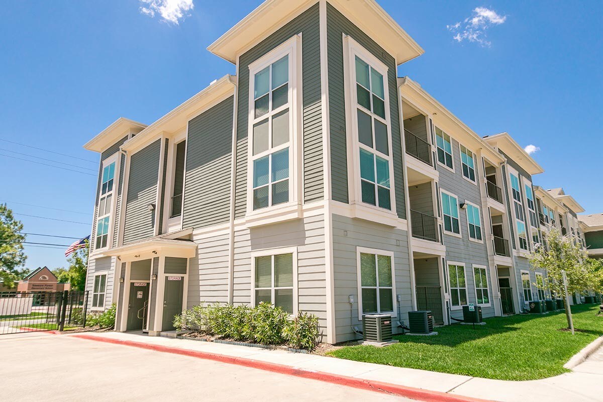 Beautiful Newer Construction - 7630 Amelia Rd