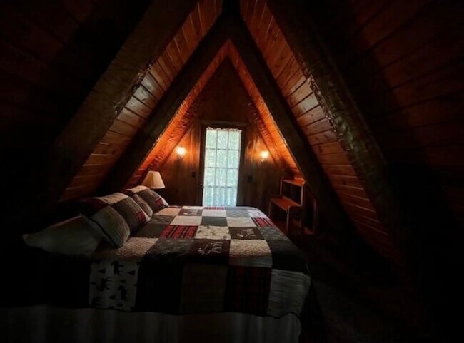 Building Photo - 339 Chalet Village Dr