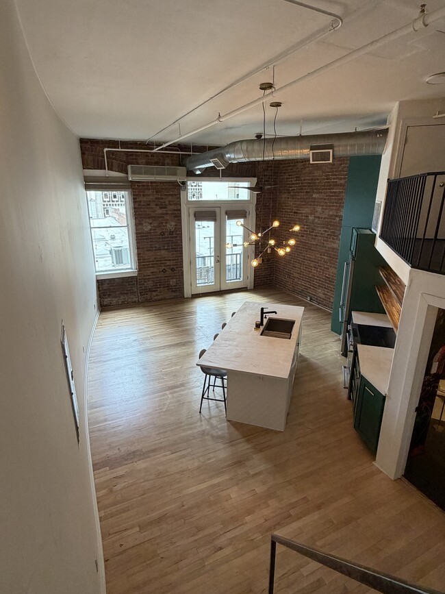 Photo - 1617 California St Apartment