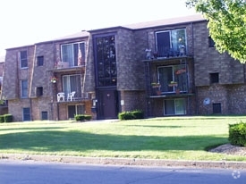 Building Photo - Park Lane Circle Apartments