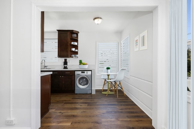 Building Photo - 151 N Edgemont St