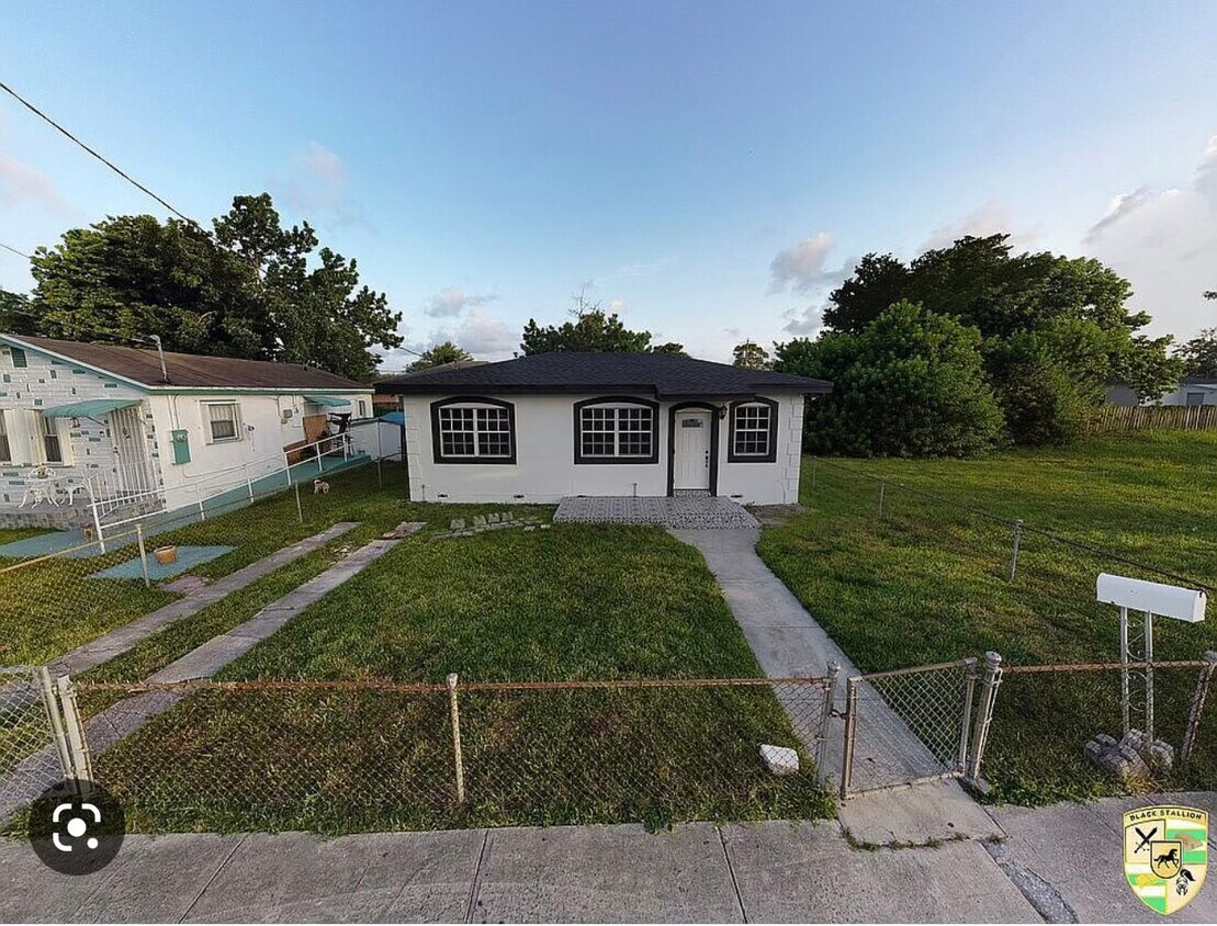 Primary Photo - 1524 NW 74th St