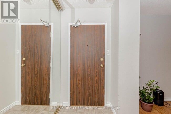 Building Photo - 18 Knightsbridge Rd