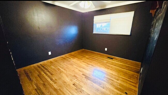 Foto del edificio - 29543 Eiffel Ave