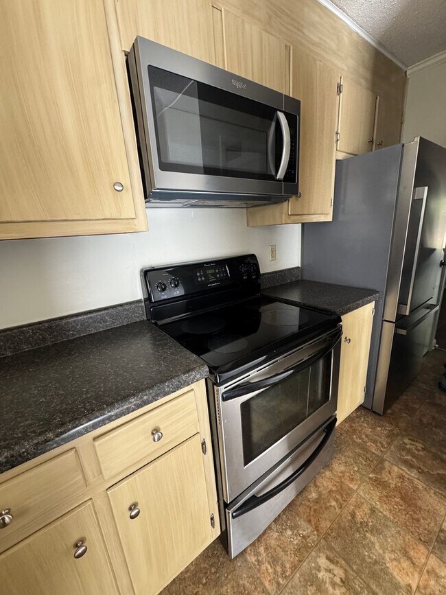 Foto del edificio - Spacious 2BR Townhome in Prime North of the River Location – Minutes from UA & Downtown