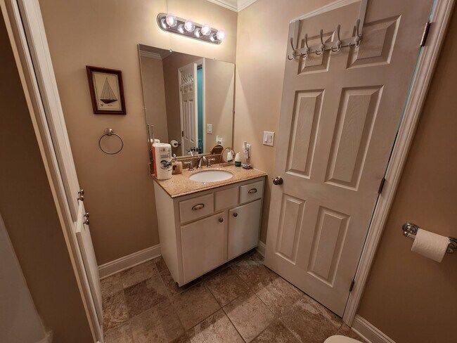 Foto del edificio - Staycation near everything Fayetteville