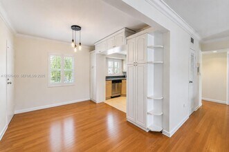 Building Photo - 7720 SW 54th Ct