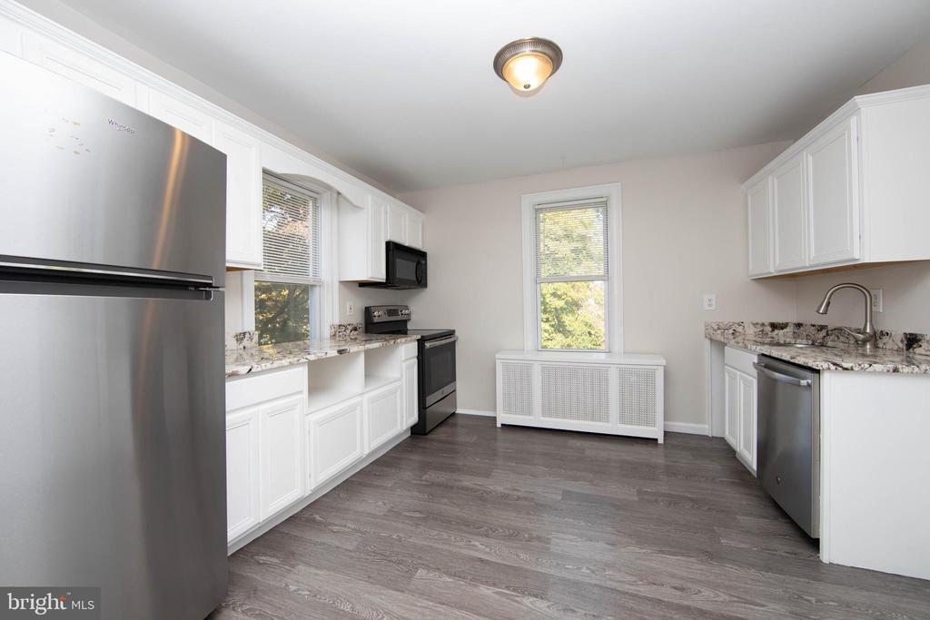 Primary Photo - 911 Eldridge Ave