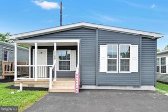 Building Photo - 2106 Scull St
