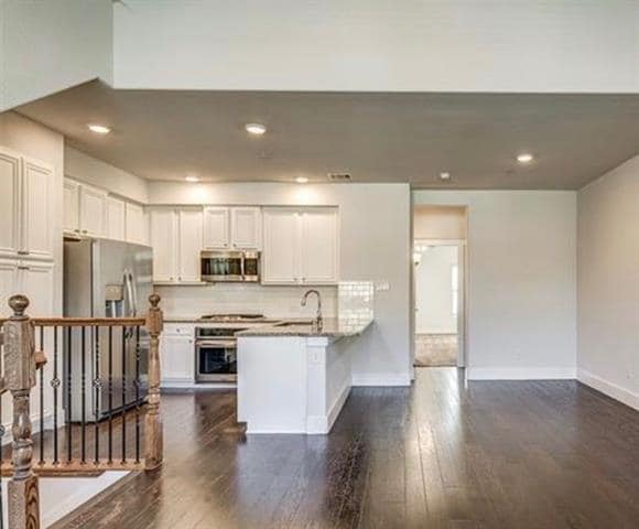 Building Photo - 2406 Magalia Ln