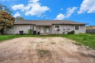 Building Photo - 1706 Redwood Dr