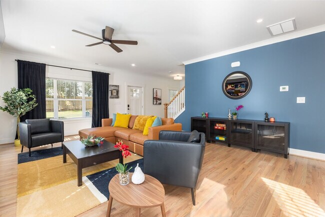 Foto del edificio - 2738 N Graham St