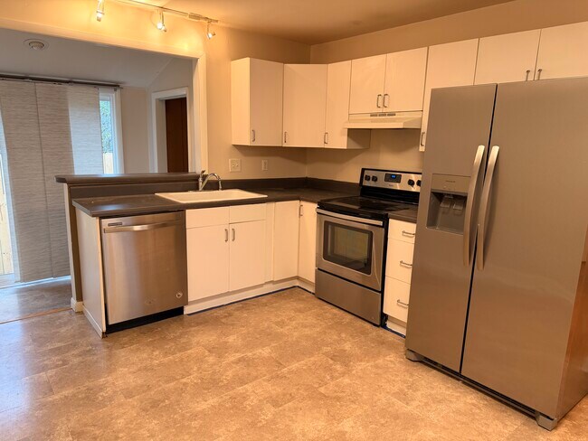 Foto del edificio - 1536 Inland Ave