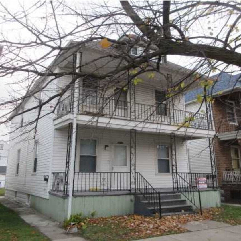 Primary Photo - 9479 McDougall St