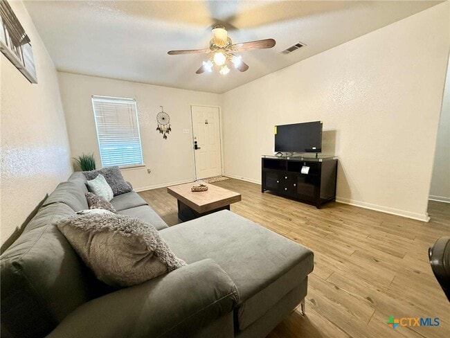 Building Photo - 1008 Circle M Dr