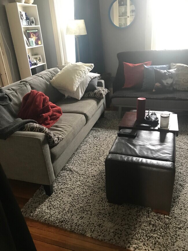 Living Room - 138 South St