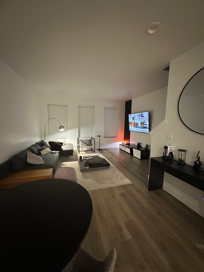 Foto del edificio - 7083 S Jordan Pkwy W