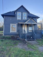 Building Photo - 1723-1725 SE Mill St