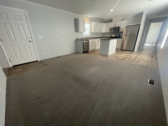 Building Photo - 15811 Croatia Dr