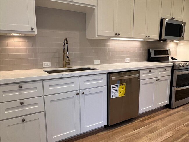 Foto del edificio - 1656 Kipling St