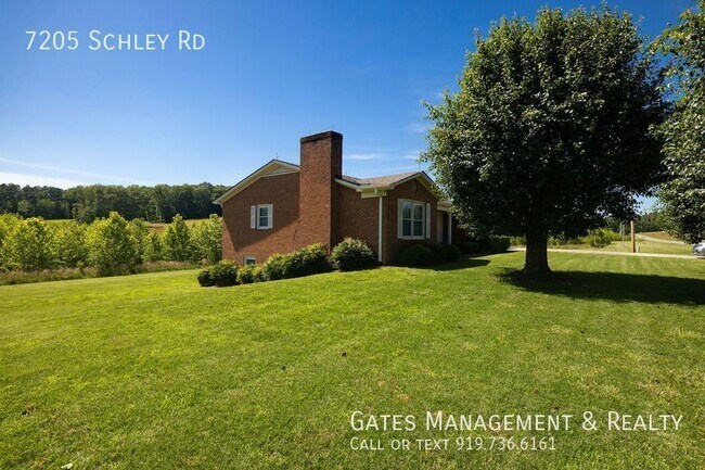 Building Photo - Classic Brick Ranch in Country Setting