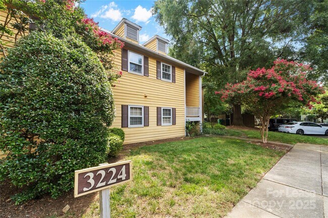 Foto del edificio - 3224 Selwyn Farms Ln