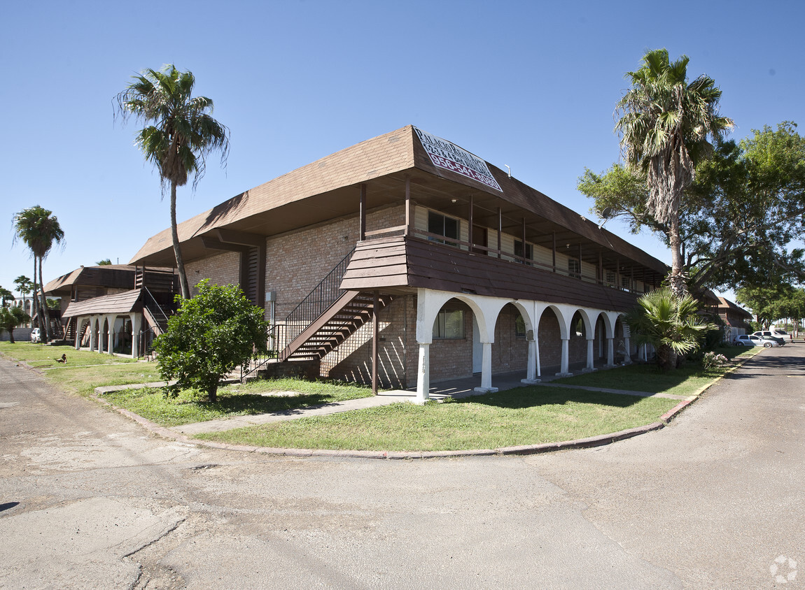 Primary Photo - Palacio Real Apartments