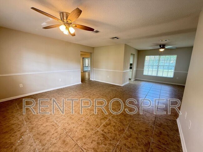 Building Photo - 360 Vincent Dr