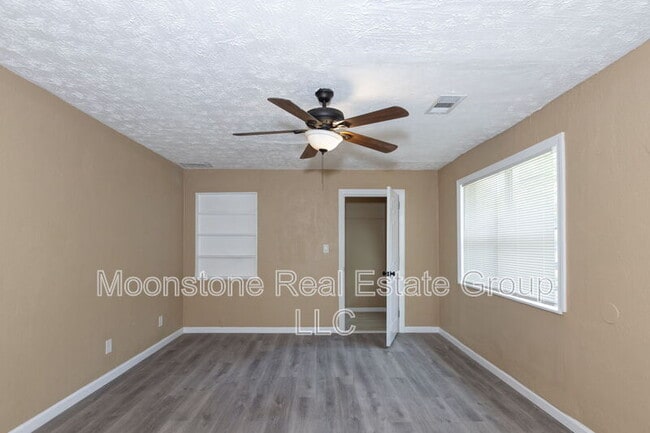 Building Photo - 3111 Baker Cir