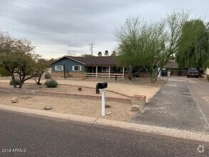 Building Photo - 6841 E Vista Dr