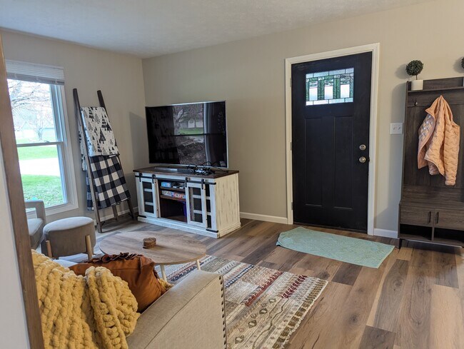 Foto del edificio - 906 N Wagon Wheel Trl