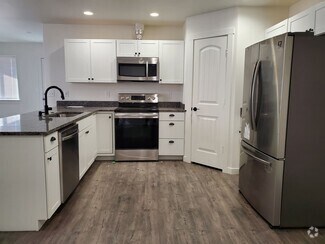Building Photo - 1125 W Ivy Ave