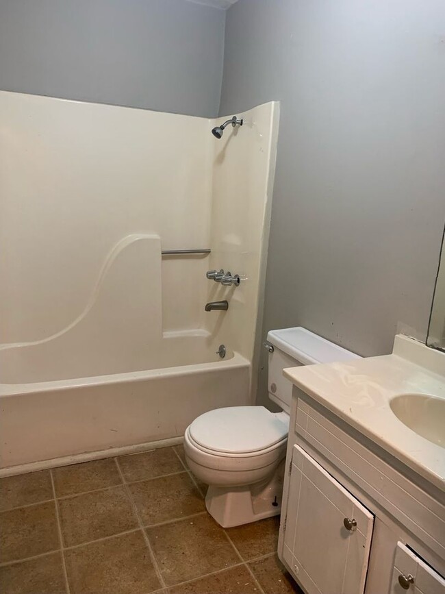 Building Photo - Monthly Paid Rent