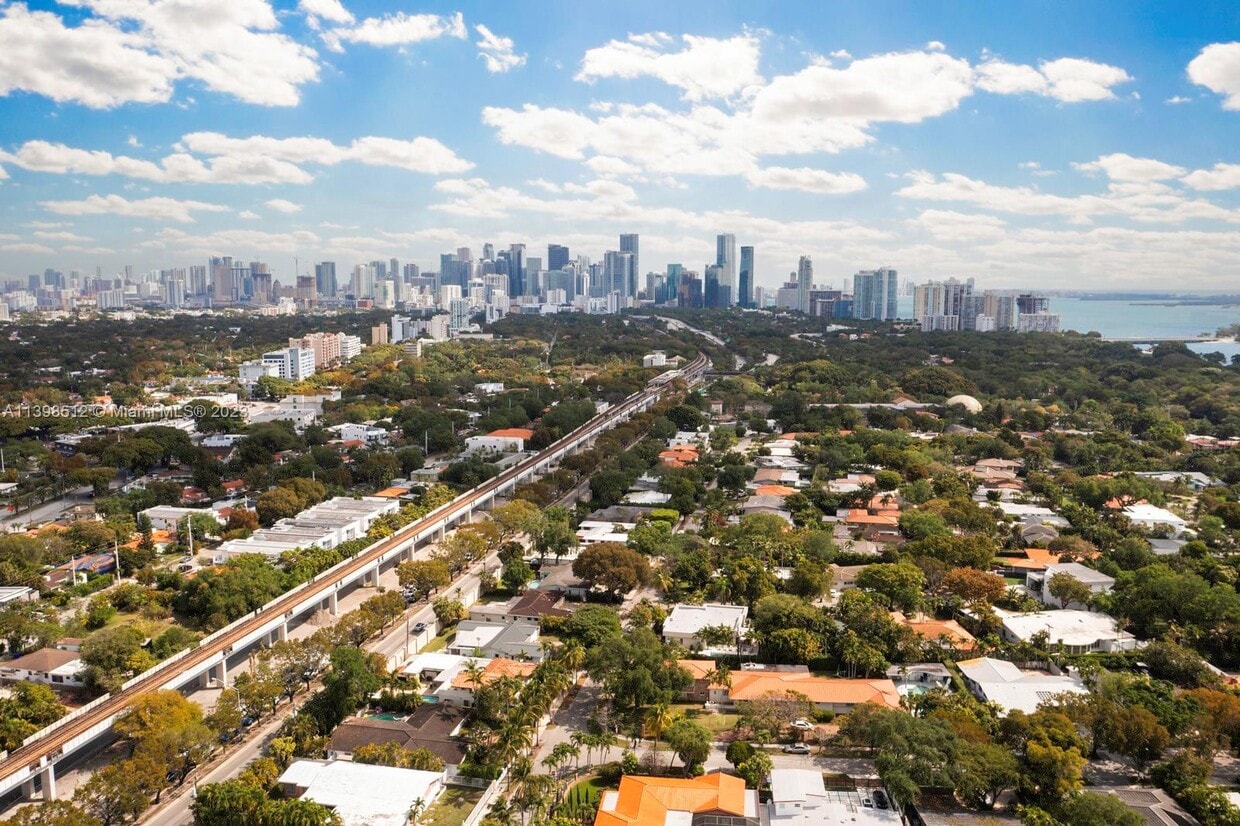 72 Shore Dr W, Miami, FL 33133 - House Rental in Miami, FL | Apartments.com