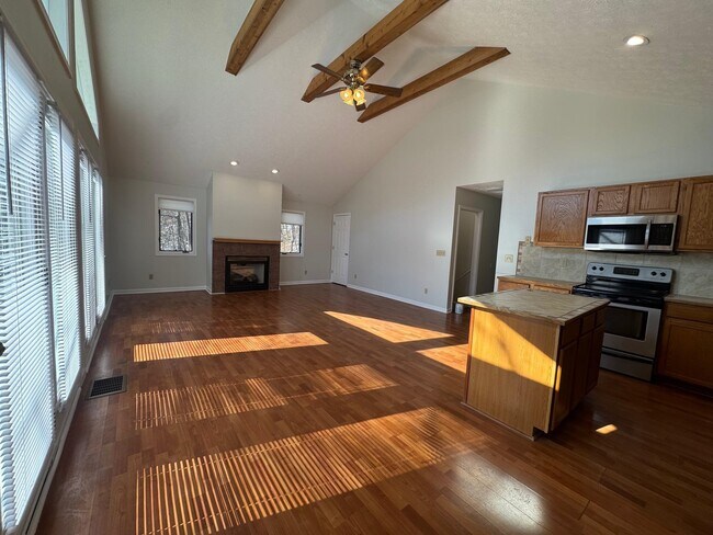 Foto del edificio - 175 Deer Dr