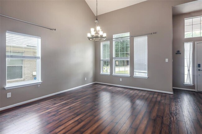 Building Photo - 2702 Tumbling River Dr