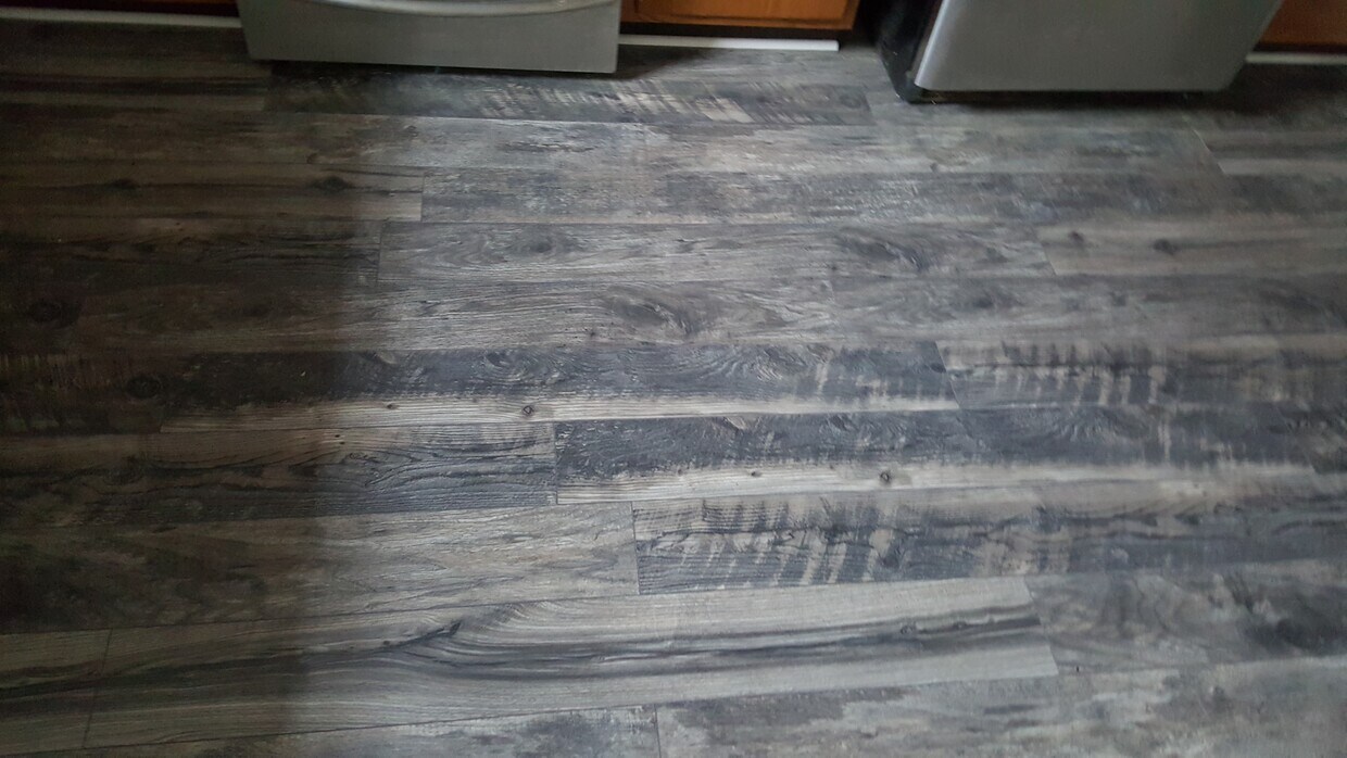 Kitchen Floor - 272 Tulip Ln