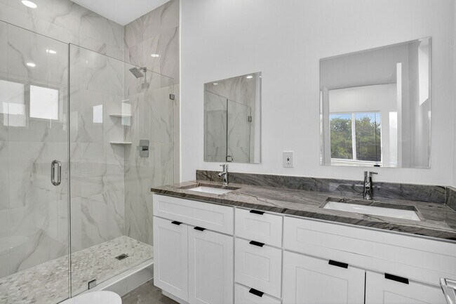 Foto del edificio - 655 NW 24th Ave