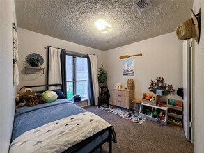 Building Photo - 2909 Laurelridge Dr
