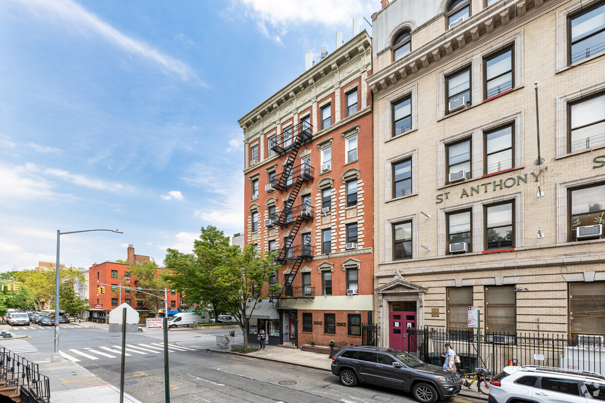 Primary Photo - 64 MacDougal St