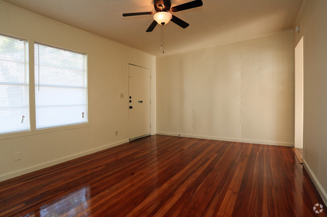 Interior Photo - Admiral Brittany Apartments