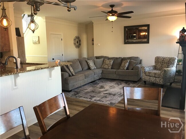 Foto del edificio - 2343 Cold Tree Ln